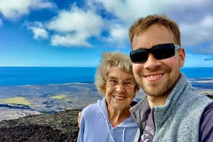 Bà Joy và cháu trai Brad Ryan. Ảnh: Grandmajoysroadtrip