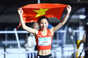 Lê Thị Cẩm Tú ở tuổi 20 đã phá kỷ lục quốc gia tồn tại suốt 15 năm qua ở nội dung 200m nữ. Ảnh: INT.