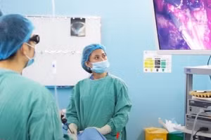 Phẫu thuật nội soi điều trị thoát vị bẹn tại Bệnh viện Trung ương Huế.