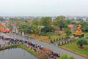 Lễ hội Di tích lịch sử Từ Lương Xâm được tiến hành với sự tham gia của hầu hết các làng xã trong vùng. Ảnh: CTV