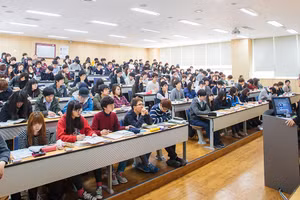 Chế độ lương trì trệ khiến giới học thuật Hàn Quốc rời nước.