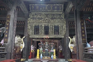 Cửa võng đình Thổ Hà. Ảnh: ITN