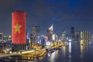 Khu vực bến Bạch Đằng lung linh về đêm. Ảnh: TTXVN.