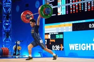 K’Dương thi đấu tại Giải vô địch cử tạ trẻ và thanh thiếu niên châu Á năm 2025. Ảnh: INT.