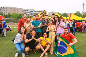 Sinh viên quốc tế học tập tại Đại học Thanh Hoa (Trung Quốc).