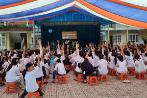 Nhiều hoạt động ý nghĩa được tổ chức giúp học sinh nhận biết tác hại của thuốc lá.