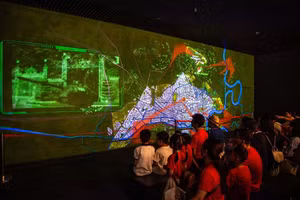 Bảo tàng Lịch sử Quân sự Việt Nam áp dụng công nghệ phần mềm thuyết minh tự động Audioguide những hiện vật gắn với cuộc tổng tiến công và nổi dậy Xuân 1975. Ảnh: BT.