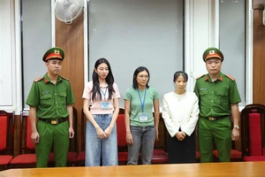 Nguyễn Thúc Thuỳ Tiên, Phạm Thị Diễm Trinh và Trần Thị Lệ Thu (từ trái qua phải). Ảnh: BCA