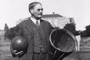 James Naismith - người phát minh ra bóng rổ.
