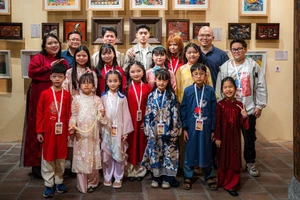 Nhóm các tác giả tham gia dự án.