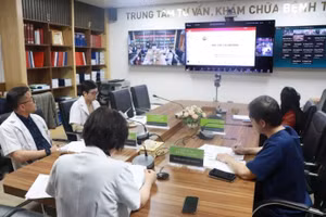 Một buổi hội chẩn, tư vấn khám chữa bệnh từ xa tại Bệnh viện Phụ sản Hà Nội. Ảnh: BVCC