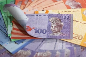 Sinh viên quốc tế đối mặt rủi ro từ đổi tiền trực tuyến.