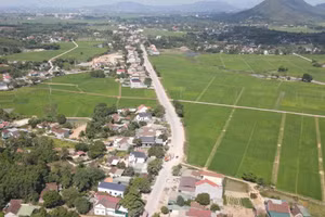 Quốc lộ 7 đoạn qua huyện Diễn Châu (Nghệ An).