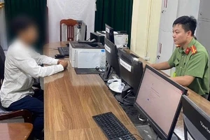 Công an xã Xuân Mai làm việc với anh N.H.S.