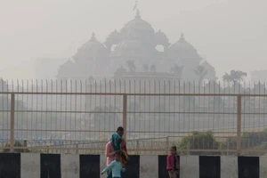 Ấn Độ lắp máy lọc không khí trong lớp học.