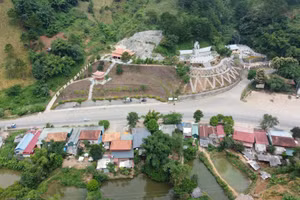 Toàn cảnh Khu di tích Ngã 3 Cò Nòi (xã Cò Nòi, huyện Mai Sơn).