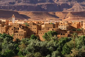 Thị trấn ốc đảo Skoura xanh xinh lung linh giữa khu vực khô hạn. Ảnh: Kayak.co.uk