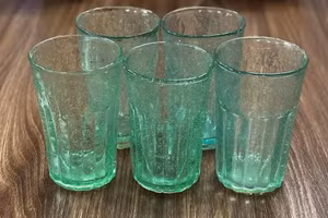 Chiếc cốc 'huyền thoại' dùng để uống bia có nhiều bọt khí bên trong.