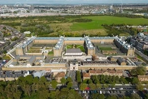Nhà tù Wormwood Scrubs Prison, Tây London, nơi cô Alex South từng làm việc.