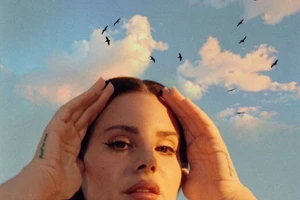 Tạp chí Rolling Stone từng vinh danh Lana Del Rey là 'Nghệ sĩ người Mỹ xuất sắc nhất thế kỷ 21'.