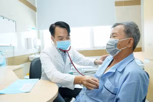 Bệnh nhân khám bệnh tại Bệnh viện Đại học Y Dược TPHCM. Ảnh minh họa: INT