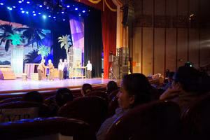 Khán giả tới thưởng thức Liên hoan Tuồng và dân ca kịch toàn quốc – 2025 được trở lại Hà Nội sau khoảng 30 năm. Ảnh: Hoàng Anh