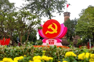 Thủ đô Hà Nội trang hoàng cờ hoa, pano, áp phích chào mừng Đại hội Đại biểu toàn quốc lần thứ XIV của Đảng.