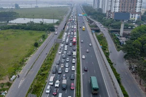 Một góc cao tốc Pháp Vân - Cầu Giẽ (địa phận Hà Nội) nhìn từ trên cao.
