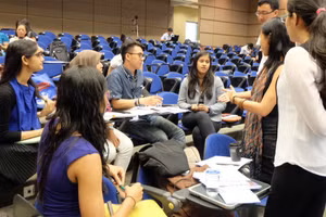 Các chương trình 'jalur mandiri' thu hút lượng lớn sinh viên khỏi các trường đại học tư.