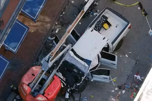 Cựu nhân viên CIA: Có những âm mưu bất thường trong 2 vụ bạo lực Mỹ