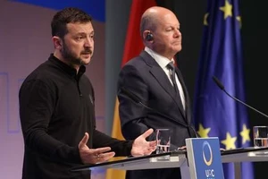 Tổng thống Ukraine Volodymir Zelensky và Thủ tướng Đức Olaf Scholz.