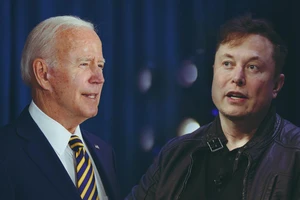 Ông Joe Biden nói tỷ phú Elon Musk đang mua chuộc bầu cử Mỹ.