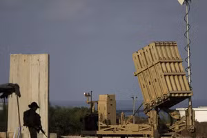 Chuyên gia Nga tin rằng Iran có thể đánh bại hệ thống Vòm Sắt Israel bằng UAV.