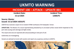 Trung tâm điều hành thương mại hàng hải của Anh thông tin về vụ Houthi tấn công tàu hàng ngày 15/7, bất chấp Tàu sân bay Mỹ USS Theodore Roose chuẩn bị đi vào khu vực.