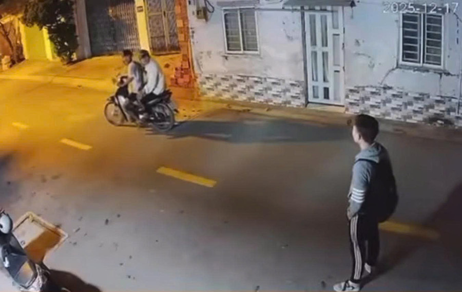 Ảnh chụp màn hình từ clip lan truyền trên mạng. 