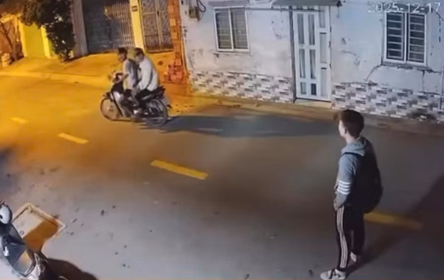 Ảnh chụp màn hình từ clip lan truyền trên mạng. 