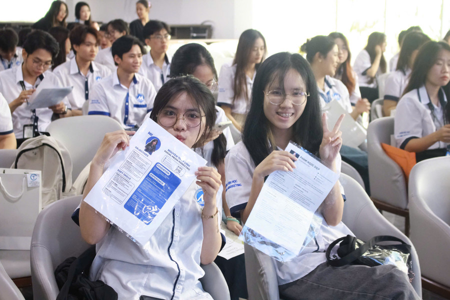 Sinh viên được trang bị song song nhiều kiến thức và kỹ năng khi tham gia học tập tại trường. ufm-tu-van-tuyen-sinh-6.jpg