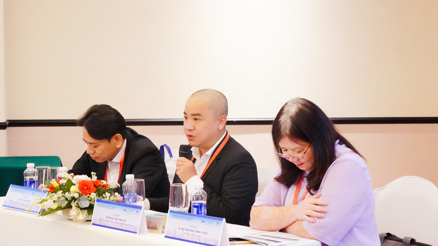 Các chuyên tập trung vào những vấn đề cấp thiết như: Sức khỏe Nam giới, Sức khỏe tình dục của cặp đôi, Giới và Sức khỏe tâm thần.