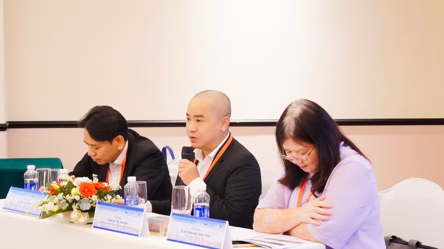 Các chuyên tập trung vào những vấn đề cấp thiết như: Sức khỏe Nam giới, Sức khỏe tình dục của cặp đôi, Giới và Sức khỏe tâm thần.