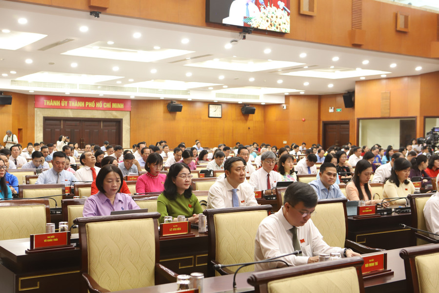 Đại biểu tham dự kỳ họp. z7312916956447-9ba2d401b66dbbdc79c68ab4a4d0b93a.jpg