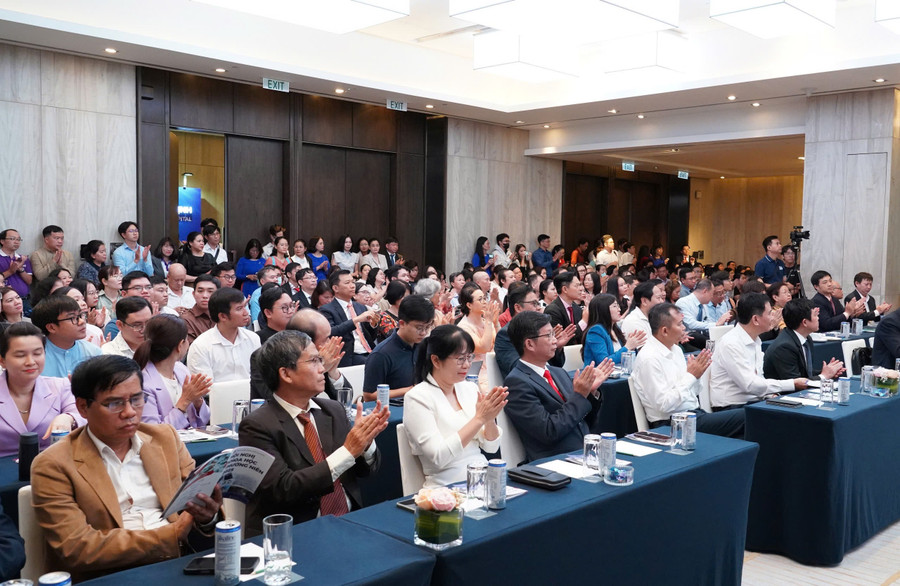 Hội nghị có 16 phiên chuyên đề và 110 bài báo cáo khoa học cùng 5 phiên vệ tinh. c8205c29c8c3419d18d2.jpg
