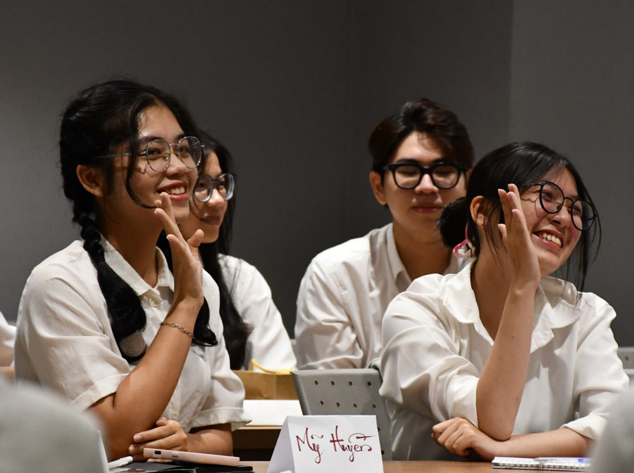 Sinh viên khoa Du lịch - Đại học Kinh tế TPHCM. 