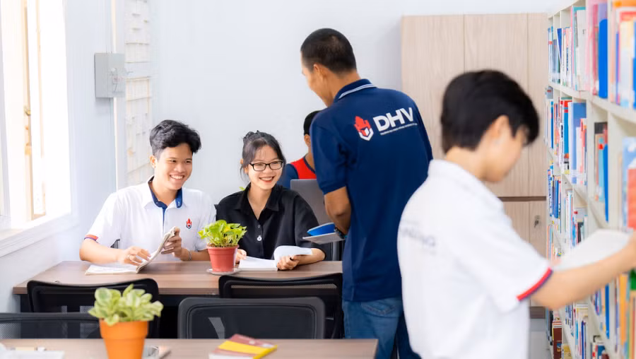 Sinh viên Trường Đại học Hùng Vương TPHCM. 