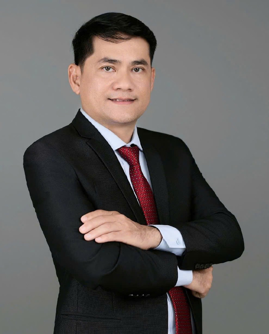 Luật sư Hồ Vương Quốc Sử - Giám đốc Điều hành tại LS Law Firm (Đoàn luật sư TPHCM). z7159869313848-fcd54b743adb99ea26fe70c54a452e23.jpg