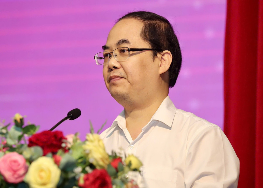 TS Tạ Mạnh Hùng - Cục Phó Cục Quản lý Dược, Bộ Y tế phát biểu tại hội thảo. my-pham-gia-1.jpg