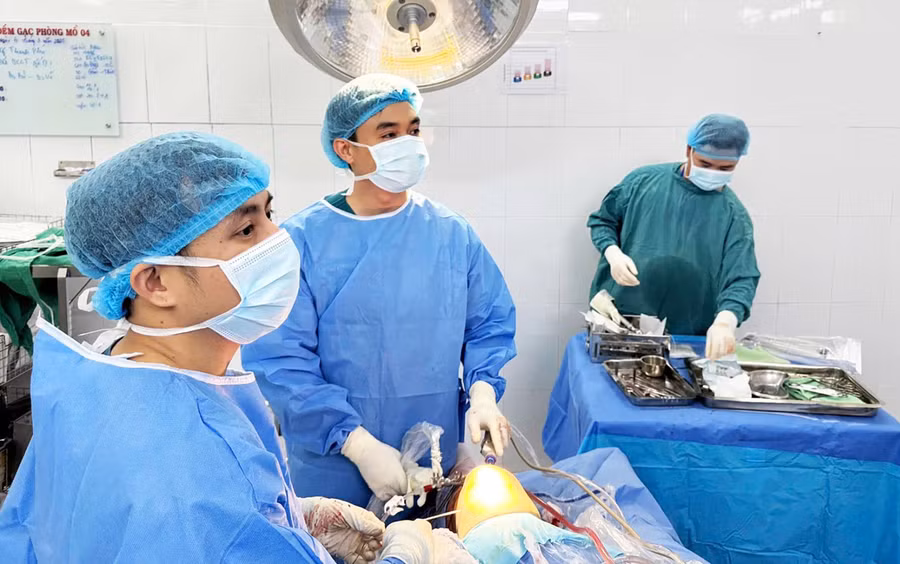 Chơi thể thao, nam thanh niên 27 tuổi 3 lần đứt dây chằng