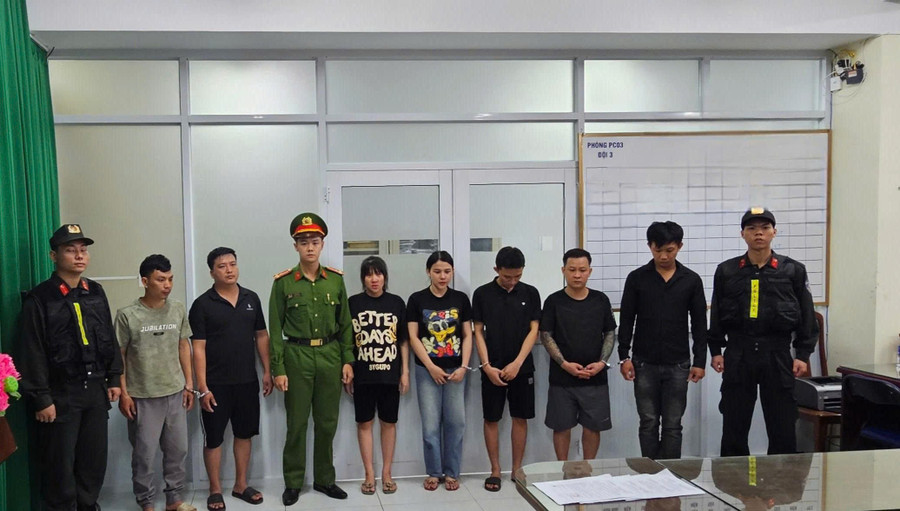 7 người trong nhóm làm giả thịt bò để bán ra thị trường. 