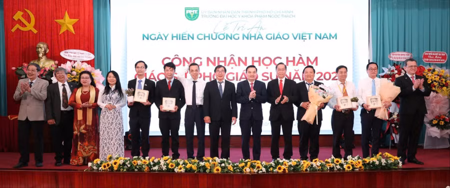 Thầy cô được Hội đồng Giáo sư Nhà nước công nhận đạt tiêu chuẩn chức danh Giáo sư, Phó Giáo sư trong năm 2025.