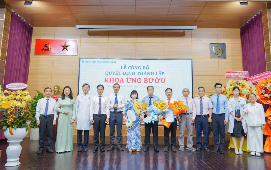 Lễ công bố quyết định thành lập khoa Ung bướu - Bệnh viện Nhân dân Gia Định. 