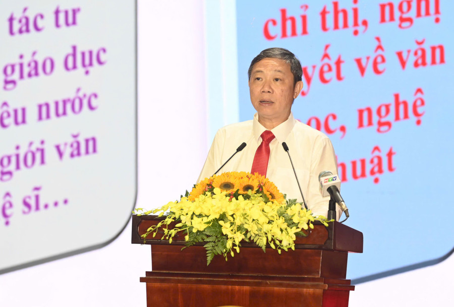 Ông Dương Anh Đức - Trưởng ban Tuyên giáo và Dân vận Thành ủy TPHCM phát biểu tại hội nghị. z7132404810464-aab202cf3300f9d0e5f52408c2f30be4.jpg